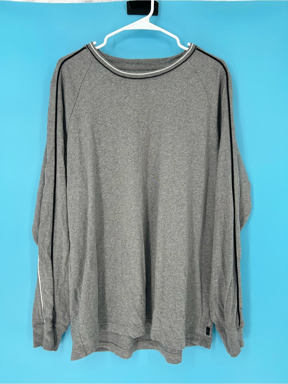 American Eagle Outfitters Heather Gray Crewneck Sweater with Black Trim